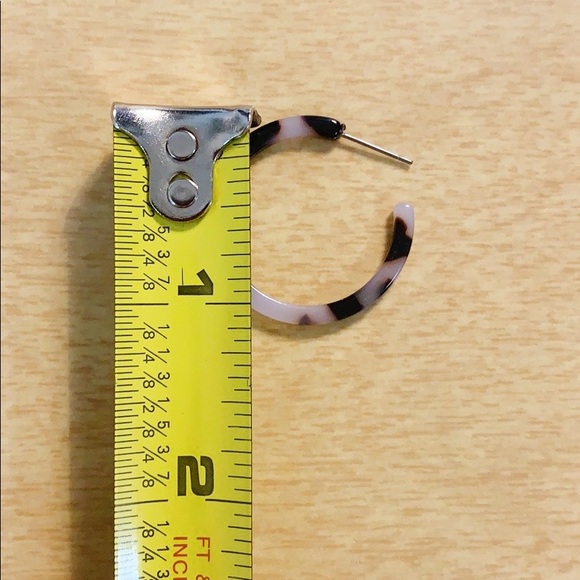 Tiny brown and cream acrylic tortoise hoops - Picture 3 of 3